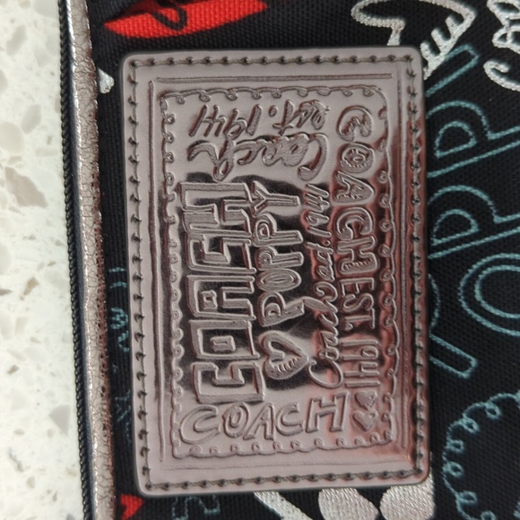 Coach Poppy Graffiti Wristlet Rare Print 2010 - Picture 5 of 11